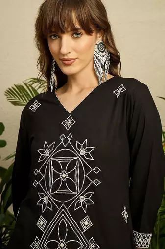 Women Embroidered Regular Black Thread Work Kurta with Trousers