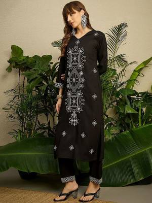 Women Embroidered Regular Black Thread Work Kurta with Trousers 3