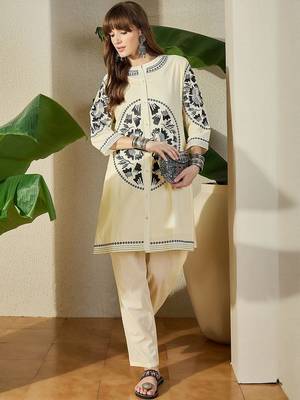 Women Ethnic Motifs Embroidered Straight Kurta Palazzos Set 1