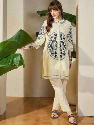 Women Ethnic Motifs Embroidered Straight Kurta Palazzos Set 5