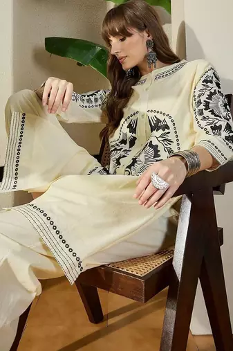 Women Ethnic Motifs Embroidered Straight Kurta Palazzos Set