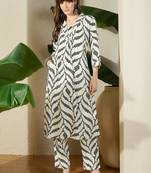 Women Printed Regular Kurta With Trousers