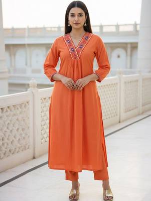 Women Ethnic Motifs Embroidered Kurta Set 1