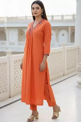 Women Ethnic Motifs Embroidered Kurta Set