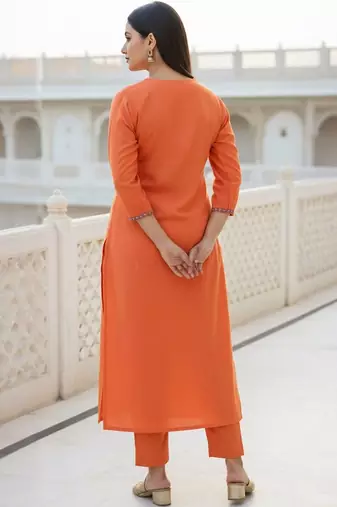 Women Ethnic Motifs Embroidered Kurta Set