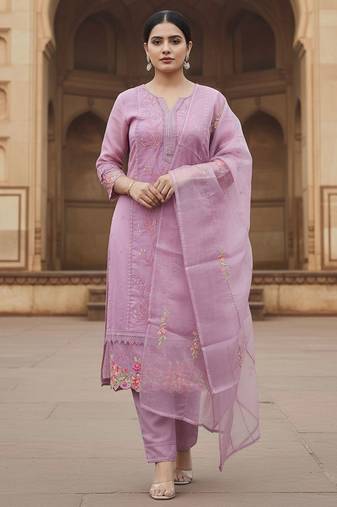 Women Floral Embroidered Regular Thread Work Kurta with Trousers & With Dupatta