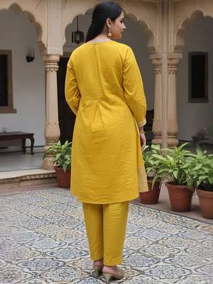 Women Ethnic Motifs Embroidered Pure Cotton Kurta with Trousers 4