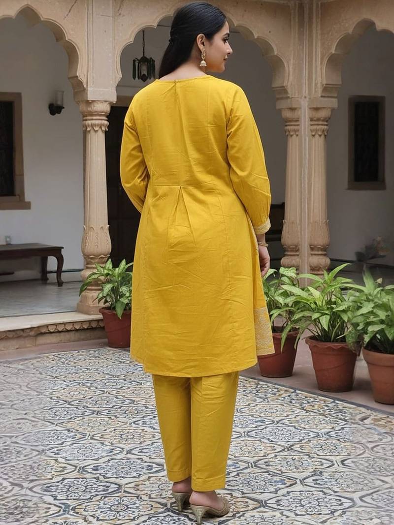 Women Ethnic Motifs Embroidered Pure Cotton Kurta with Trousers