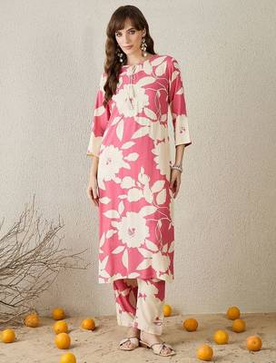 Women Peach Floral Printed Regular Kurta with Trousers 1