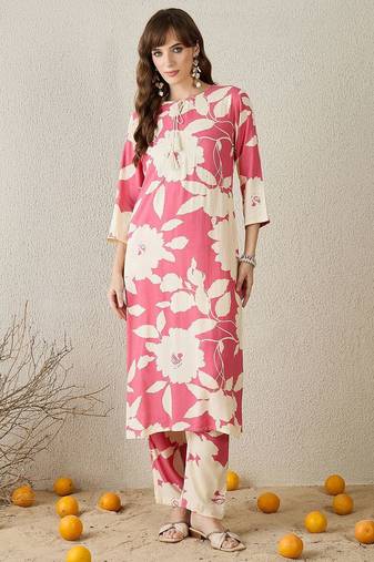 Women Peach Floral Printed Regular Kurta with Trousers