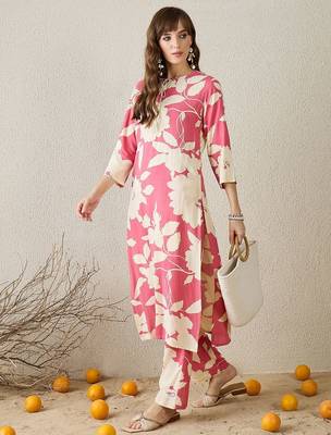 Women Peach Floral Printed Regular Kurta with Trousers 4
