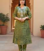 Women Printed Regular Thread Work Kurta with Trousers