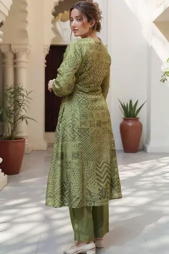 Women Printed Regular Thread Work Kurta with Trousers