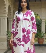 Women Floral Printed Kurta with Trousers