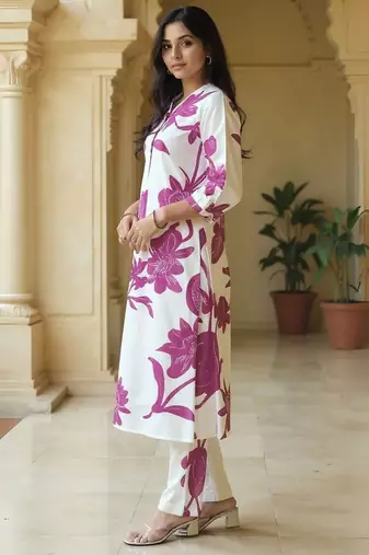 Women Floral Printed Kurta with Trousers