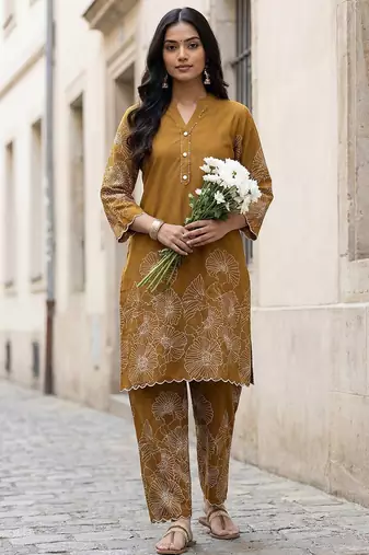 Women Floral Printed Regular Pure Cotton Kurta with Trousers