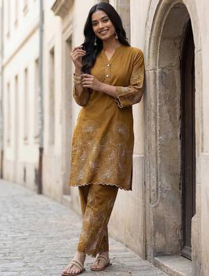 Women Floral Printed Regular Pure Cotton Kurta with Trousers 6