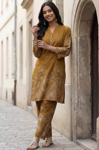 Women Floral Printed Regular Pure Cotton Kurta with Trousers