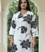 Women Floral Printed Kurta with Trousers