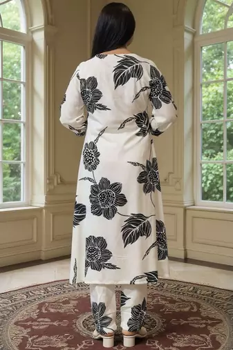Women Floral Printed Kurta with Trousers