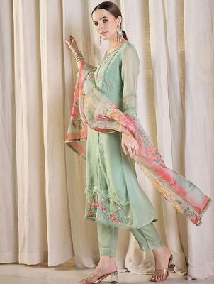 Women Floral Embroidered Kurta with Trousers & Dupatta 3