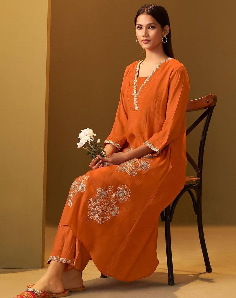 Ethnic Motifs Embroidered V-Neck Thread Work A-Line Kurta & Trousers