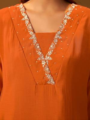 Ethnic Motifs Embroidered V-Neck Thread Work A-Line Kurta & Trousers 3