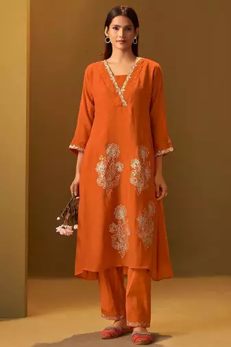 Ethnic Motifs Embroidered V-Neck Thread Work A-Line Kurta & Trousers