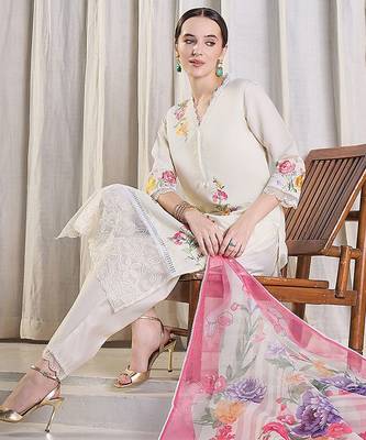 Women Floral Embroidered Kurta with Trousers & Dupatta 1