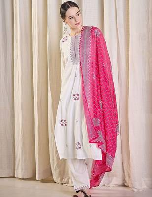 Women Ethnic Motifs Embroidered Cotton Kurta with Trousers & Dupatta 6