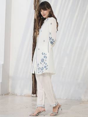 Floral Embroidered Thread Work Pure Cotton Kurta With Trousers 4