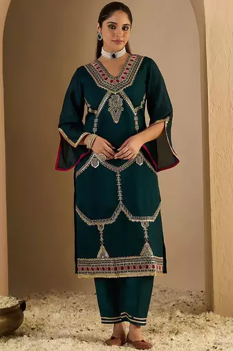 Women Ethnic Motifs Printed Kurta with Trousers