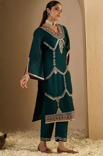 Women Ethnic Motifs Printed Kurta with Trousers