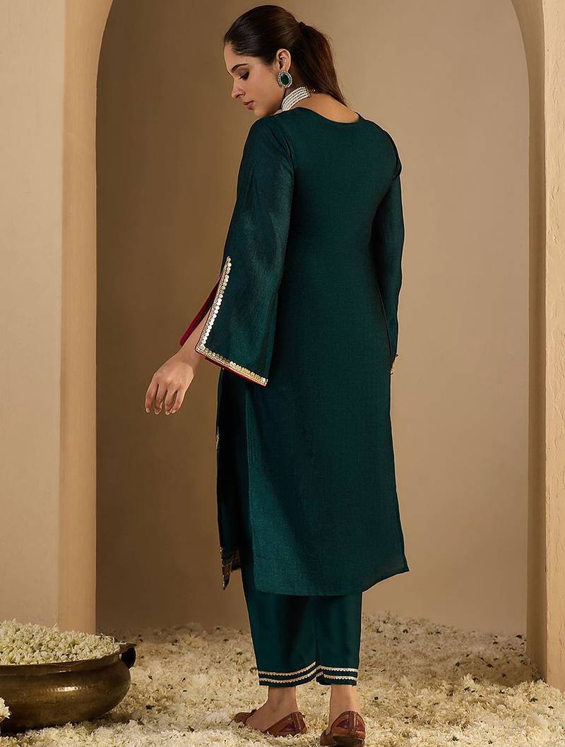 Women Ethnic Motifs Printed Kurta with Trousers