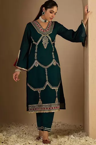 Women Ethnic Motifs Printed Kurta with Trousers