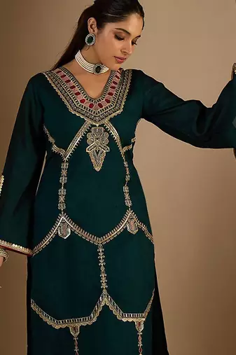 Women Ethnic Motifs Printed Kurta with Trousers