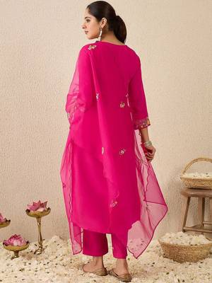Women Floral Embroidered Regular Thread Work Kurta With Trousers & Dupatta 5