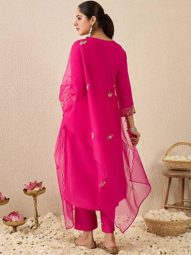 Women Floral Embroidered Regular Thread Work Kurta With Trousers & Dupatta