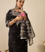 Ethnic Motifs Embroidered Thread Work Liva Straight Kurta With Trousers & Dupatta