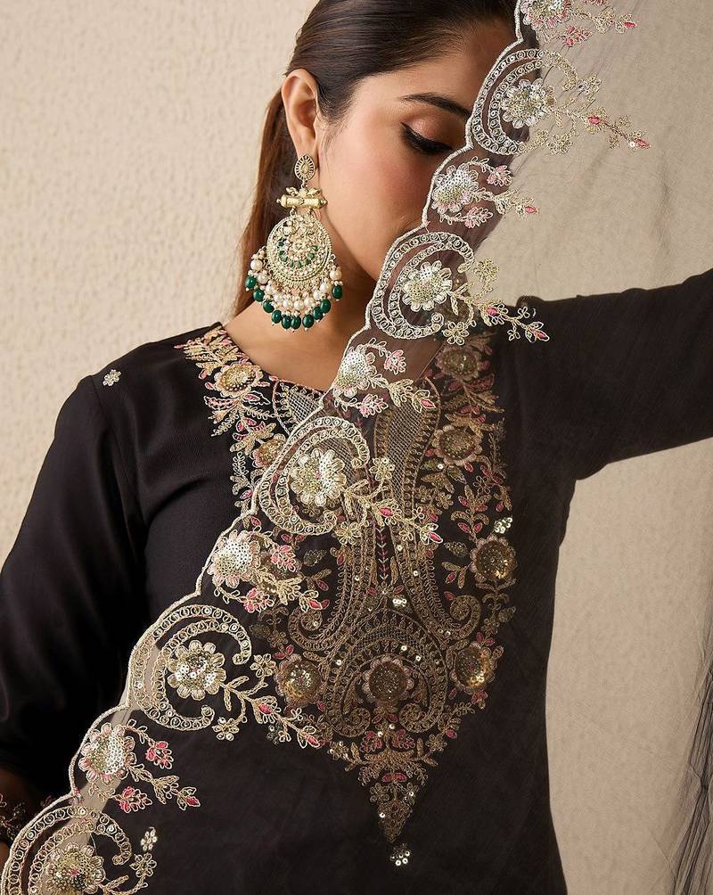 Ethnic Motifs Embroidered Thread Work Liva Straight Kurta With Trousers & Dupatta