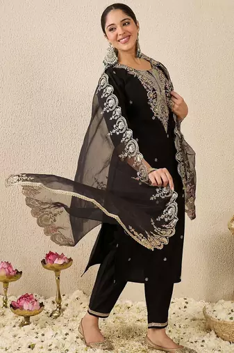Ethnic Motifs Embroidered Thread Work Liva Straight Kurta With Trousers & Dupatta