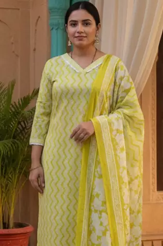 Women Printed Regular Pure Cotton Kurta & Trousers With Dupatta