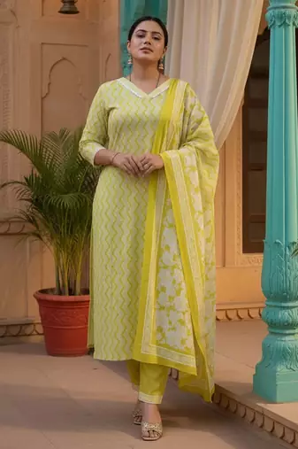 Women Printed Regular Pure Cotton Kurta & Trousers With Dupatta