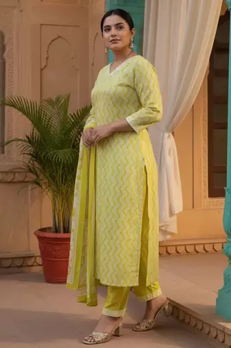 Women Printed Regular Pure Cotton Kurta & Trousers With Dupatta