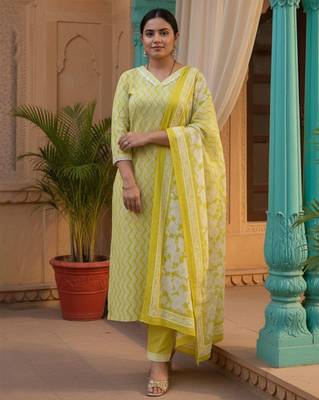 Women Printed Regular Pure Cotton Kurta & Trousers With Dupatta 5