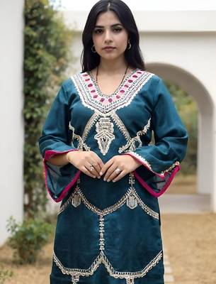 Ethnic Motifs Embroidered Straight Kurta With Trousers 1