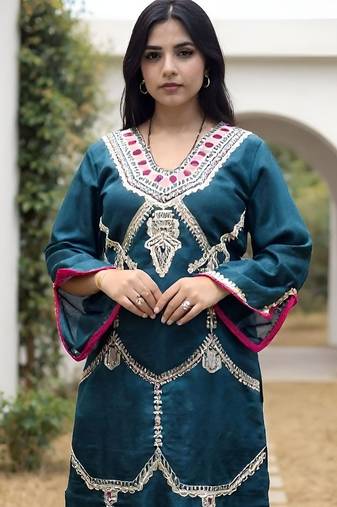 Ethnic Motifs Embroidered Straight Kurta With Trousers