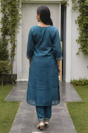 Ethnic Motifs Embroidered Straight Kurta With Trousers
