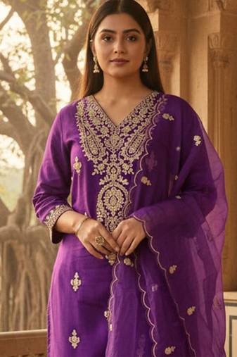 Women Ethnic Motifs Embroidered Kurta with Trousers & Dupatta