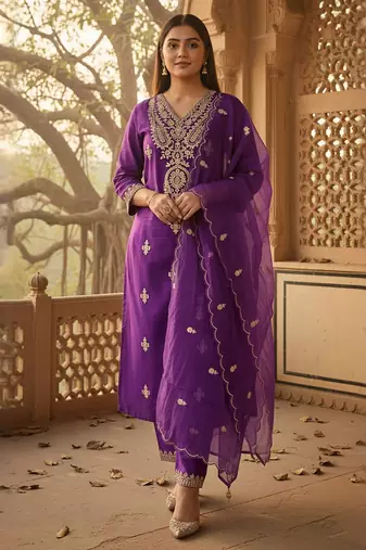 Women Ethnic Motifs Embroidered Kurta with Trousers & Dupatta